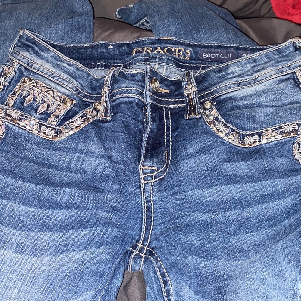 No stains! Been worn a few times